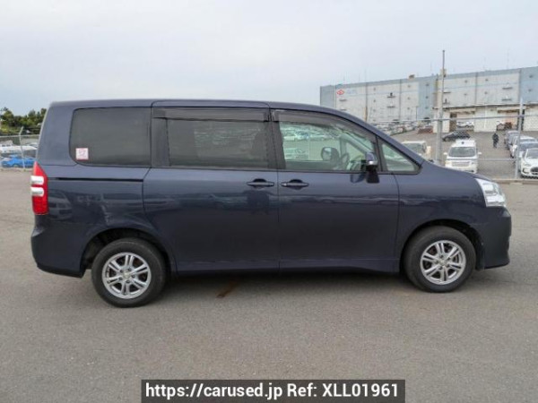 Used 2010 AT toyota noah ZRR75G Image[7]