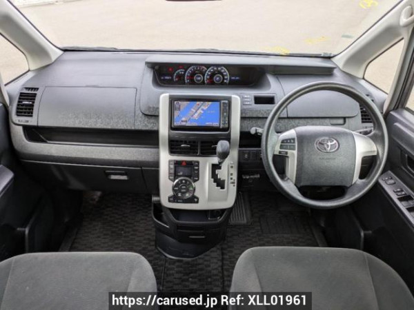 Used 2010 AT toyota noah ZRR75G Image[18]
