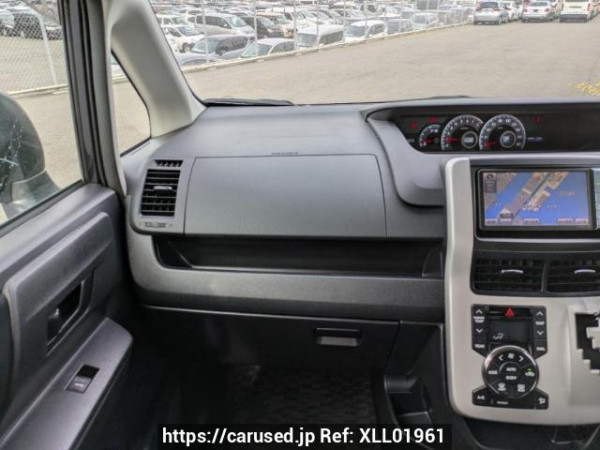 Used 2010 AT toyota noah ZRR75G Image[19]