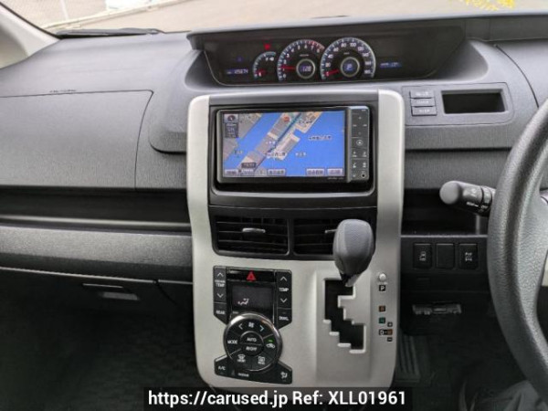 Used 2010 AT toyota noah ZRR75G Image[23]