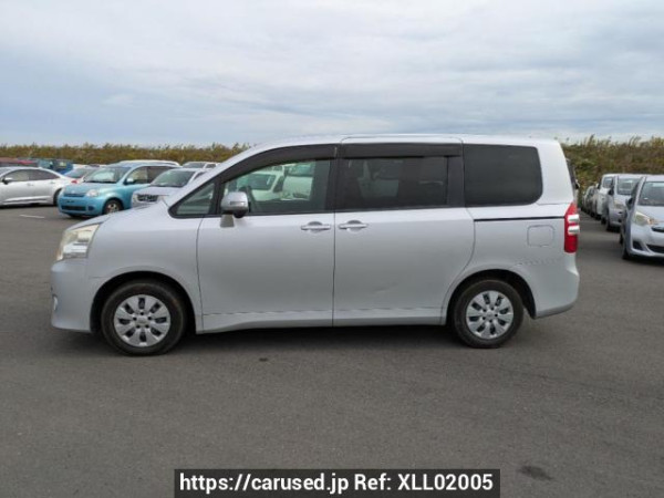 Used 2010 AT toyota noah ZRR70G Image[3]