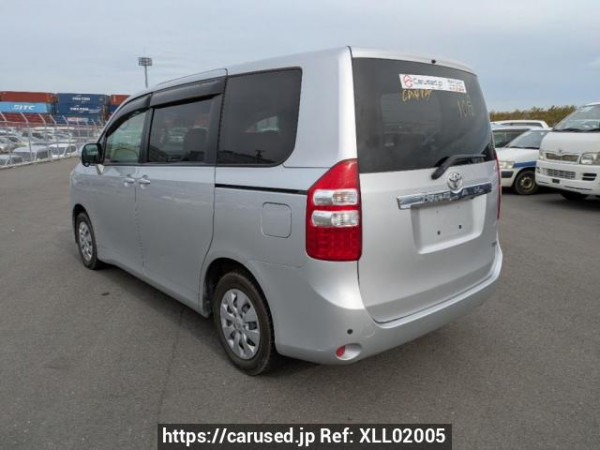 Used 2010 AT toyota noah ZRR70G Image[4]