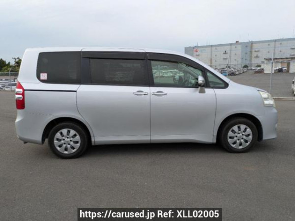 Used 2010 AT toyota noah ZRR70G Image[7]