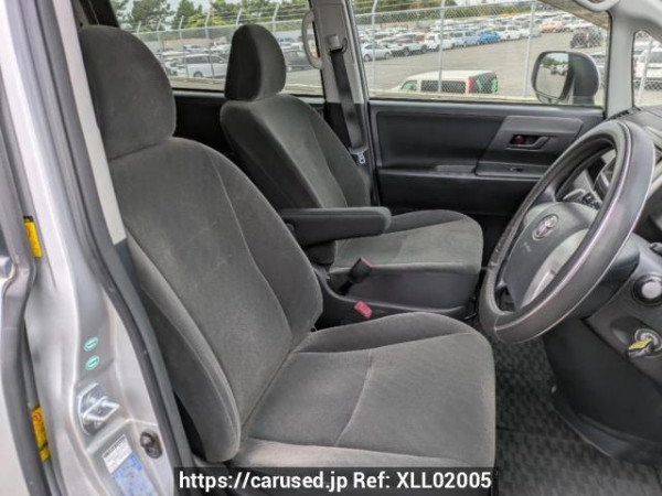 Used 2010 AT toyota noah ZRR70G Image[12]