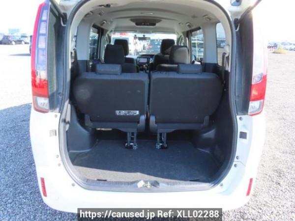 Used 2015 AT toyota noah ZRR80G Image[8]