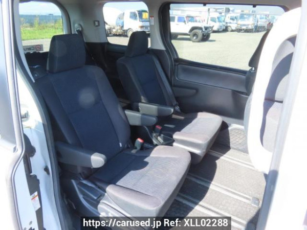 Used 2015 AT toyota noah ZRR80G Image[16]