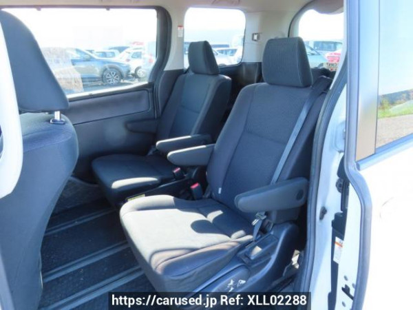 Used 2015 AT toyota noah ZRR80G Image[18]