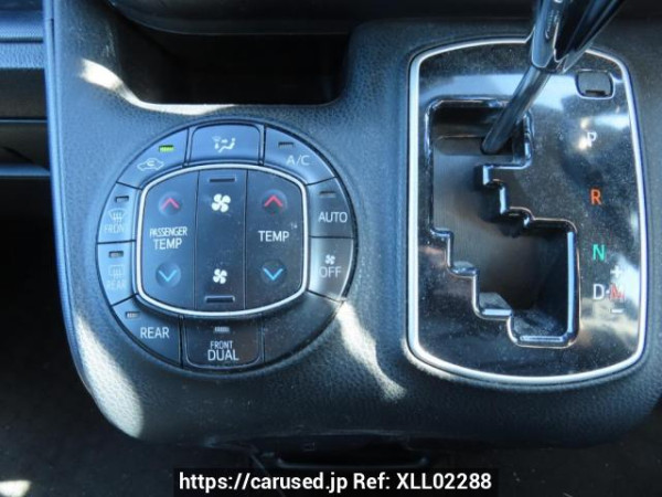 Used 2015 AT toyota noah ZRR80G Image[31]