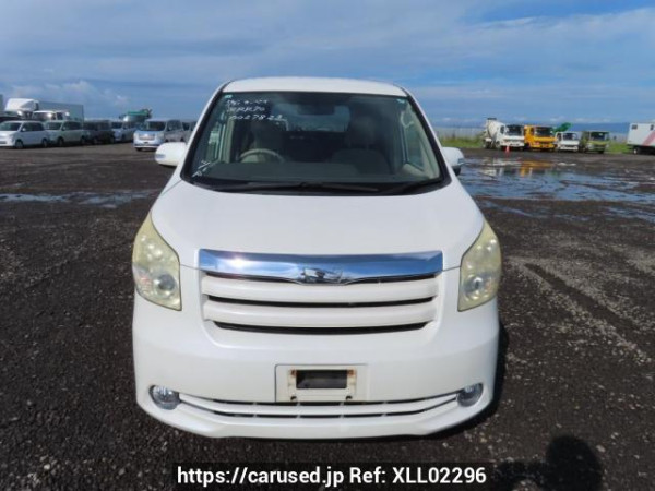 Used 2007 AT toyota noah ZRR70G Image[1]