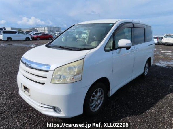 Used 2007 AT toyota noah ZRR70G Image[2]