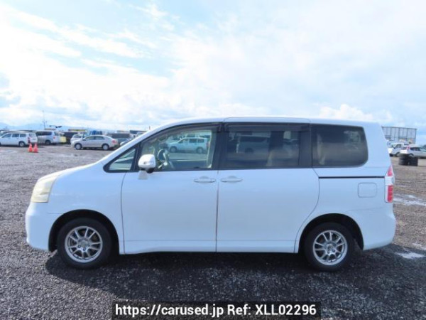 Used 2007 AT toyota noah ZRR70G Image[3]