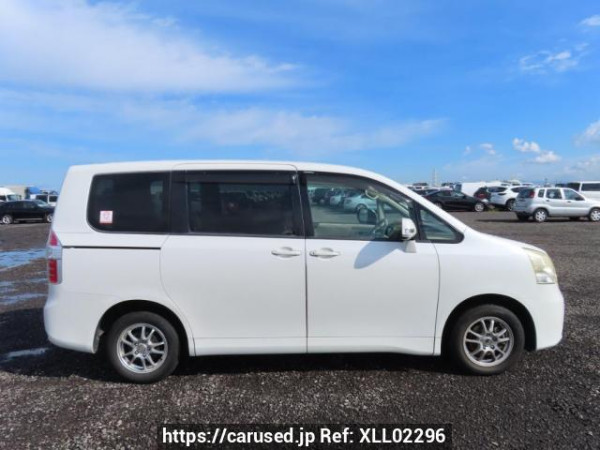 Used 2007 AT toyota noah ZRR70G Image[7]