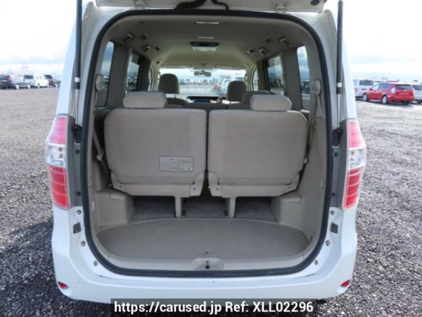 Used 2007 AT toyota noah ZRR70G Image[8]