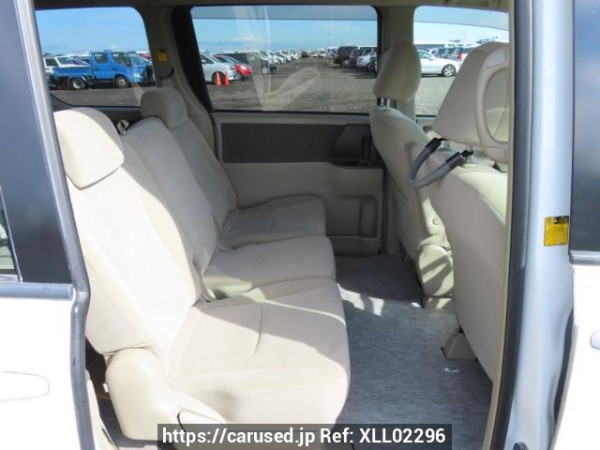 Used 2007 AT toyota noah ZRR70G Image[16]