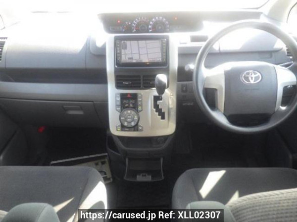 Used 2008 AT toyota noah ZRR70G Image[16]