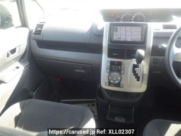 Used 2008 AT toyota noah ZRR70G Image[17]