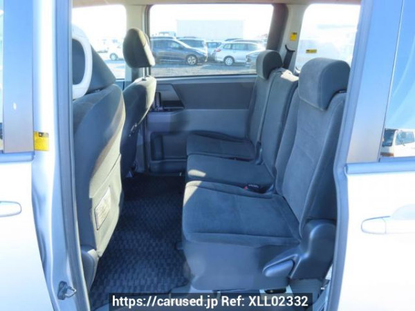 Used 2008 AT toyota noah ZRR70G Image[18]