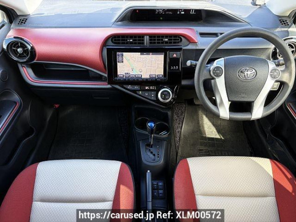 Used 2016 CVT toyota aqua DAA-NHP10 Image[1]