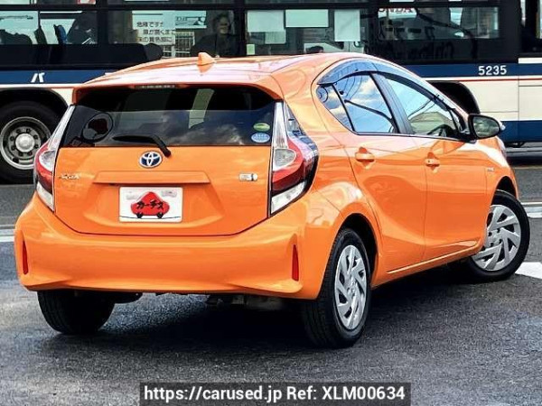 Used 2017 CVT toyota aqua DAA-NHP10 Image[2]