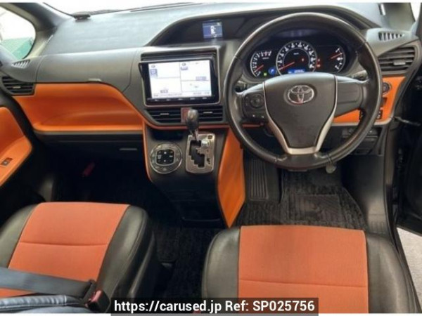 Used 2014 AT toyota voxy ZRR85W Image[2]