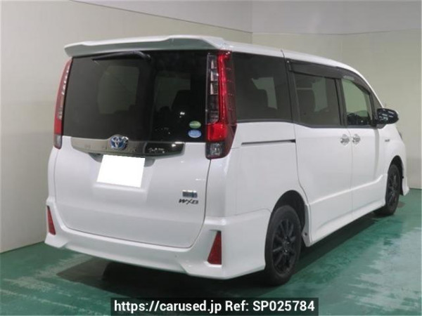 Used 2017 AT toyota noah ZWR80W Image[1]