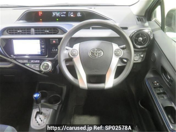 Used 2015 AT toyota aqua NHP10 Image[2]