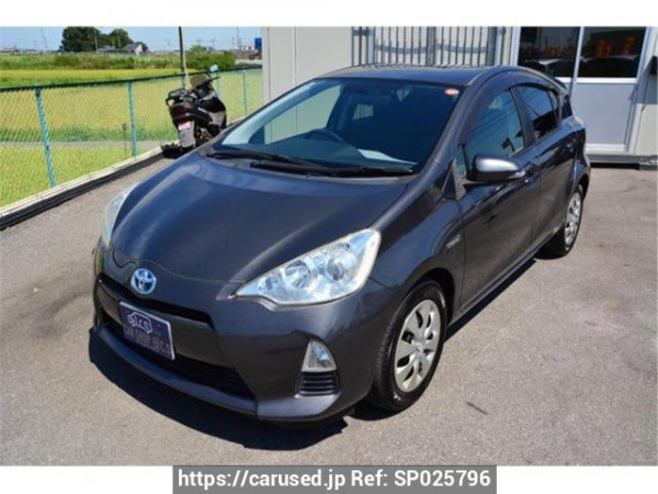 Used 2012 AT toyota aqua NHP10 Image[0]