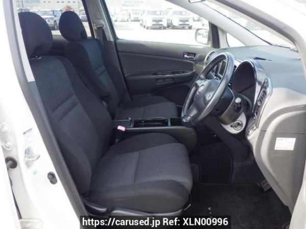 Used 2004 AT toyota wish ZNE10G Image[13]