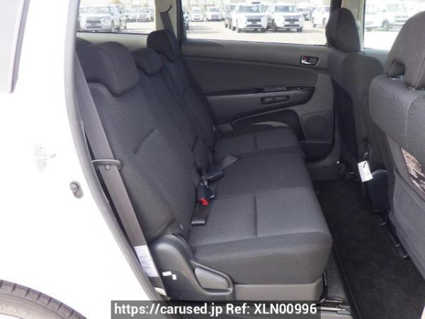 Used 2004 AT toyota wish ZNE10G Image[15]