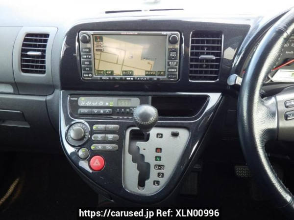 Used 2004 AT toyota wish ZNE10G Image[23]
