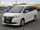 Toyota Noah ZWR80G