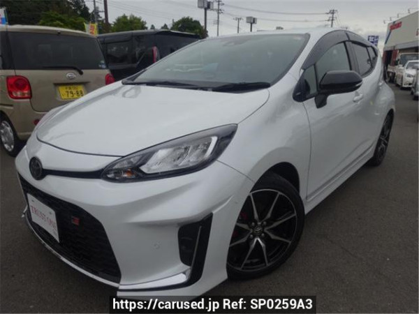Used 2024 AT toyota aqua MXPK11 Image[0]