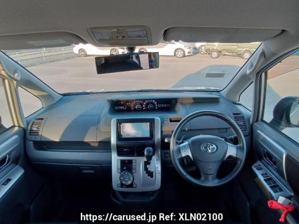 Used 2009 AT toyota voxy ZRR70W Image[20]