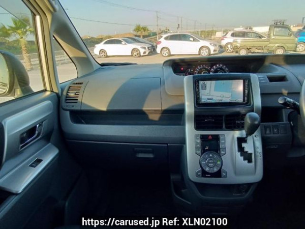 Used 2009 AT toyota voxy ZRR70W Image[21]