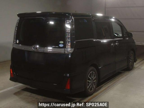 Used 2015 AT toyota voxy ZRR80W Image[1]