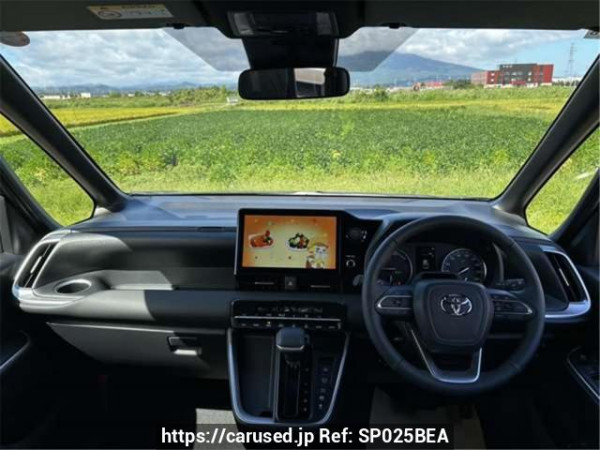 Used 2025 AT toyota noah ZWR95W Image[1]