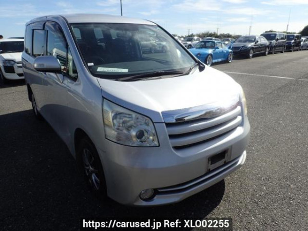 Used 2007 AT toyota noah ZRR70G Image[0]