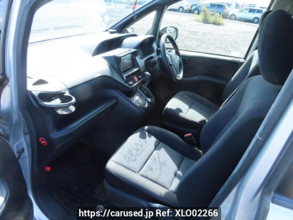 Used 2014 AT toyota noah ZRR80G Image[14]