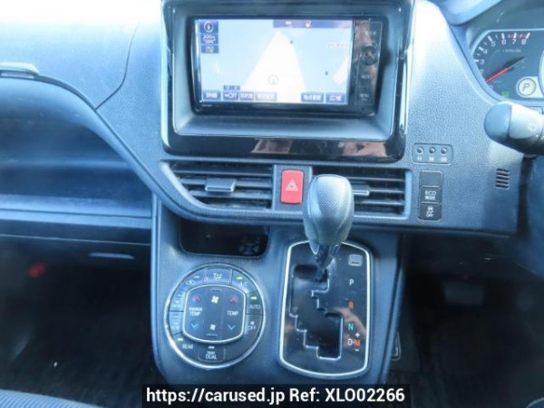 Used 2014 AT toyota noah ZRR80G Image[28]