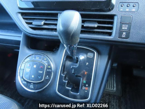 Used 2014 AT toyota noah ZRR80G Image[30]