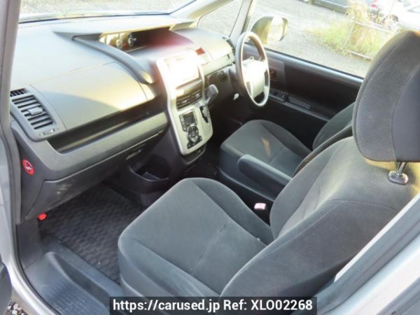 Used 2010 AT toyota noah ZRR70G Image[14]