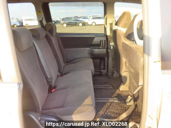 Used 2010 AT toyota noah ZRR70G Image[15]