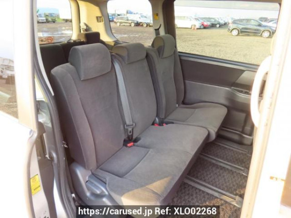 Used 2010 AT toyota noah ZRR70G Image[16]