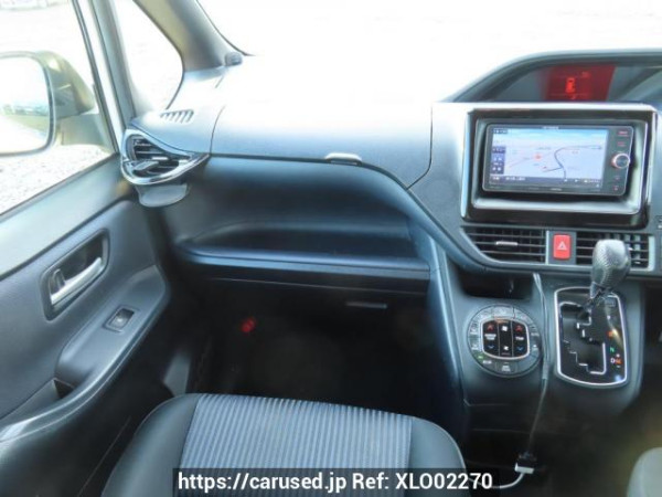 Used 2014 AT toyota noah ZRR80W Image[23]