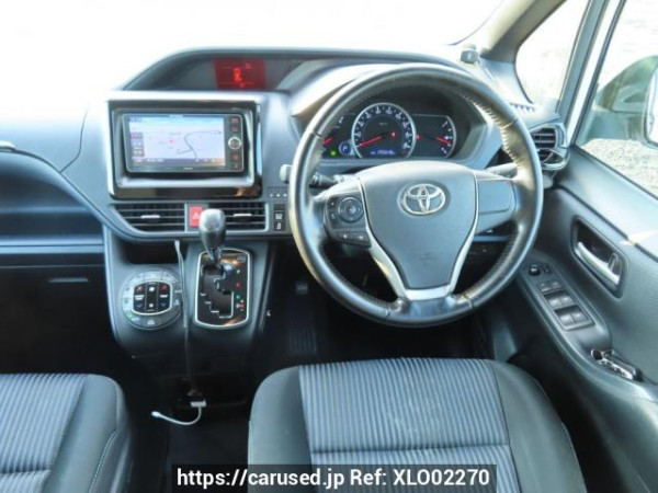 Used 2014 AT toyota noah ZRR80W Image[24]