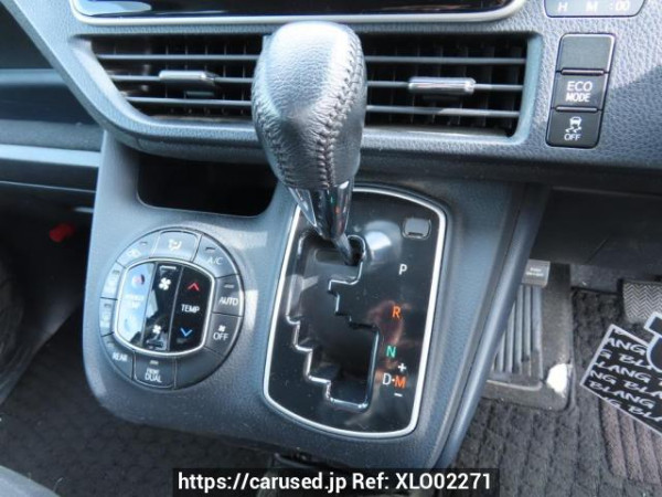 Used 2014 AT toyota noah ZRR80G Image[29]