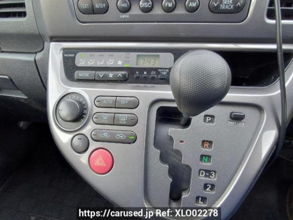 Used 2004 AT toyota wish ZNE10G Image[28]