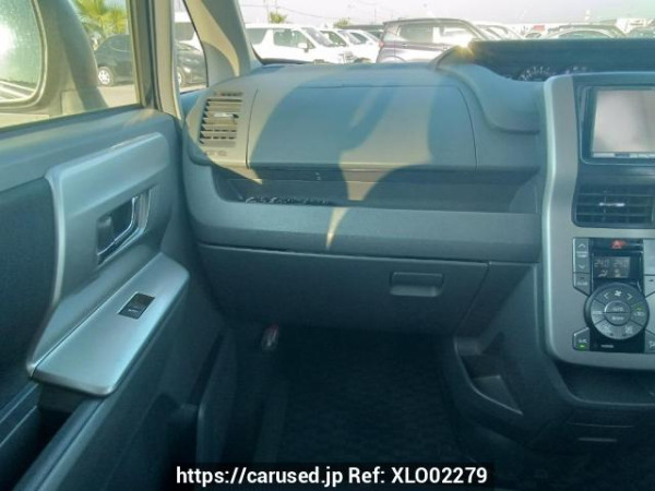 Used 2009 AT toyota voxy ZRR70W Image[21]