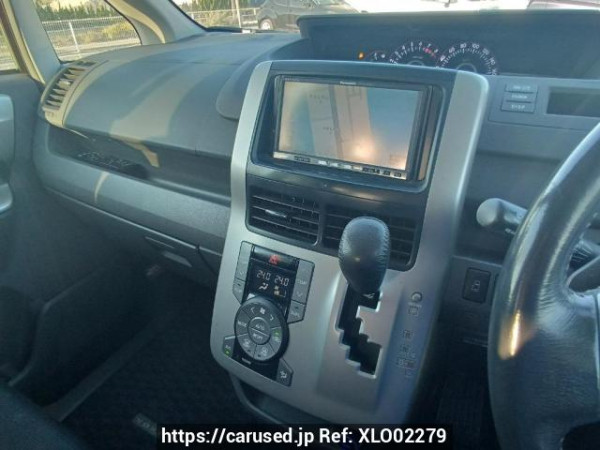 Used 2009 AT toyota voxy ZRR70W Image[25]