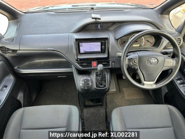 Used 2014 AT toyota noah ZRR80G Image[19]